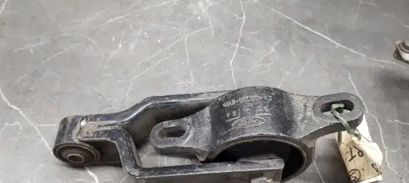 Ford Escort Engine mounting bracket