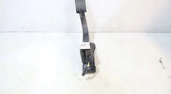 Ford Focus C-MAX Accelerator throttle pedal