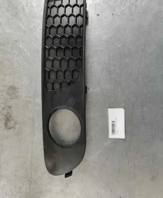 Volvo S80 Front bumper lower grill 30744115