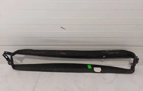 Tesla Model S Intercooler air channel guide 105784700E
