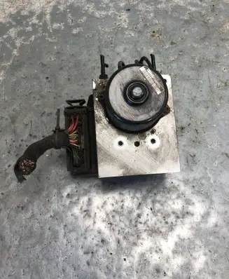 Volkswagen New Beetle ABS Pump 6X0614517 1C0907379