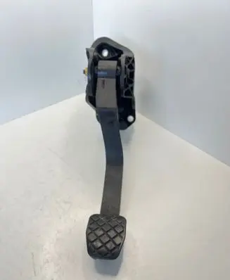 Volkswagen PASSAT B6 Clutch pedal 3C1721059L 3C0721388B