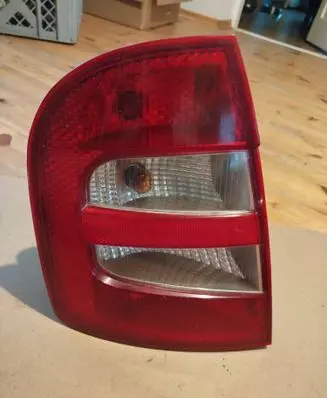 Skoda Fabia Mk1 (6Y) Rear/tail lights 6Y6945095 6Y6945111 XU3X13405AA