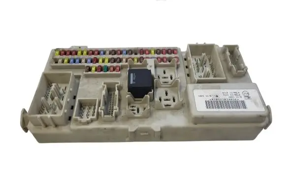 Ford Focus Fuse module 4M5T14A073DJ 6M5T14014TKA 150207