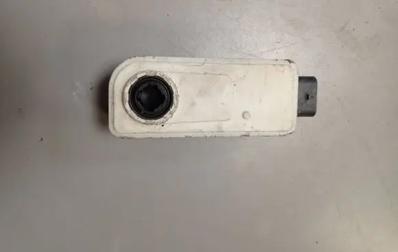 Tesla Model Y Radiator active air flap actuator 109776700B 131988800053 22175354358