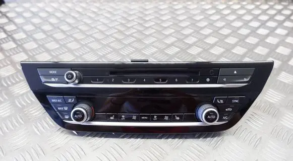 BMW 5 G30 G31 Climate control unit 7947869