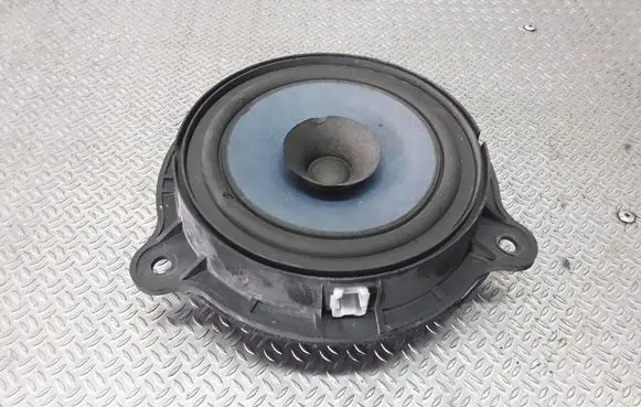 Nissan X-Trail T30 Rear door speaker