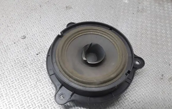 Nissan Primera Front door speaker