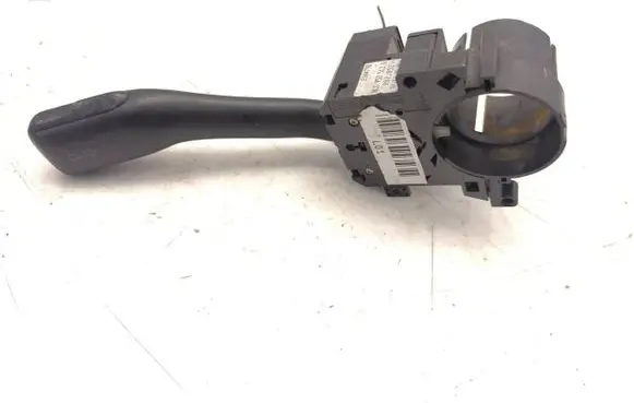 Volkswagen Golf IV Indicator stalk 8L0953513G