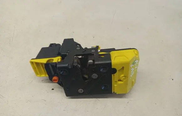 Volvo V70 Rear door lock 