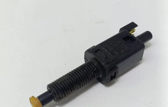 Audi A6 S6 C4 4A Clutch pedal sensor 811907343B