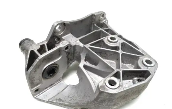 BMW 5 E60 E61 A/C compressor mount bracket 7786708 64557786708
