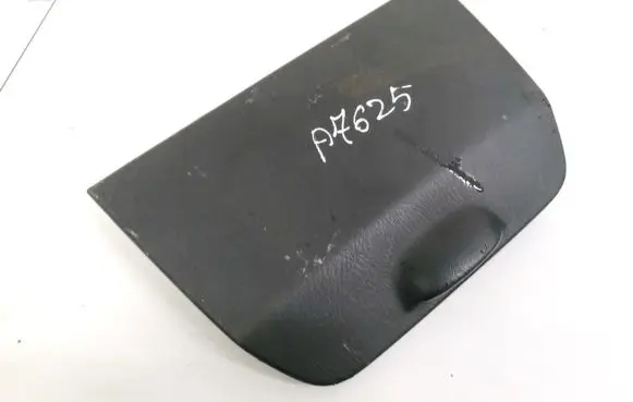 Nissan Almera Tino Glove box
