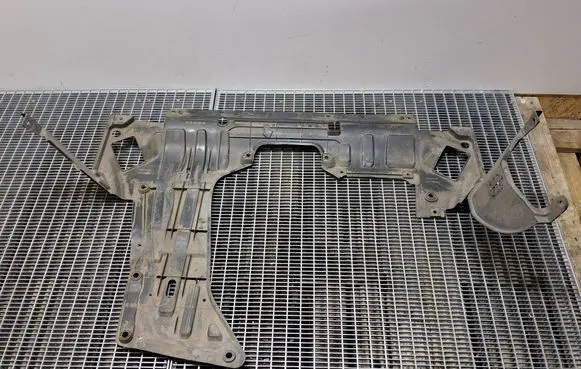 Honda Odyssey Engine splash shield/under tray 74111-T6A-J00