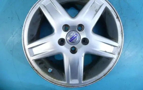 R16 alloy rim