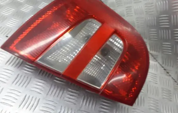 Skoda Fabia Mk1 (6Y) Rear/tail lights 6Y6945111B