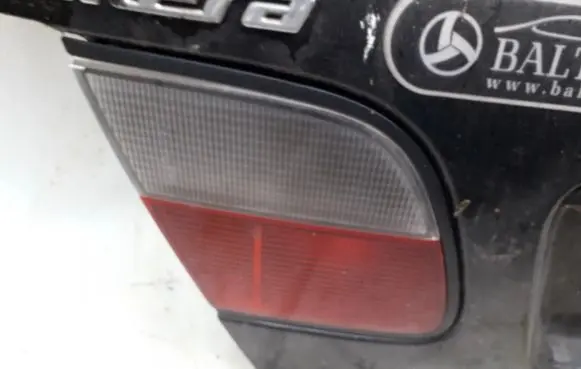 Nissan Almera Tailgate rear/tail lights