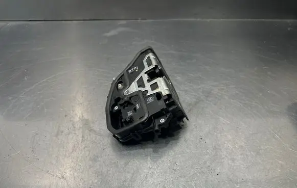 BMW 3 E90 E91 Front door lock 7059974