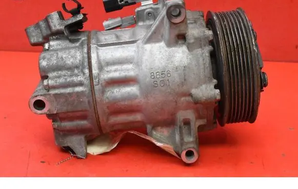 Renault Clio I Air conditioning (A/C) compressor (pump) 926005450R