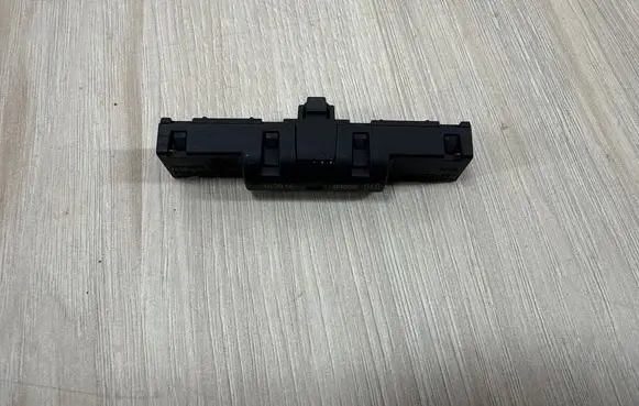 Volkswagen Golf VII Aerial antenna amplifier 5N0035570