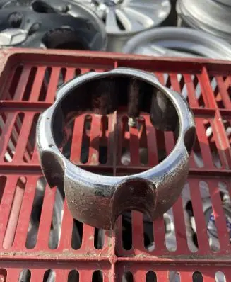 Opel Frontera A Non-original wheel cap 