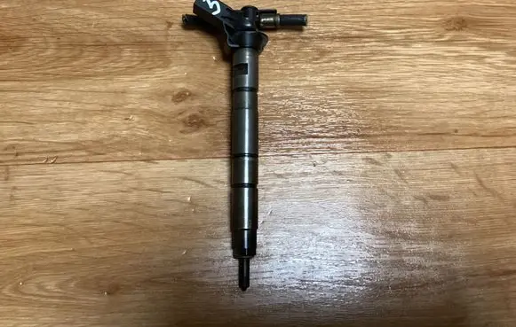 Audi A6 S6 C6 4F Fuel injector 059130277R 0445115019 0504067