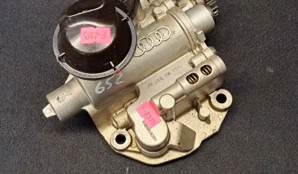 Audi A3 S3 A3 Sportback 8P Oil pump 06H115105AF