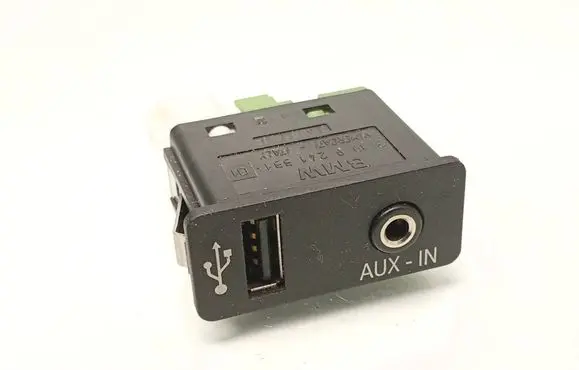 BMW X1 E84 USB socket connector 9241331 84109241331
