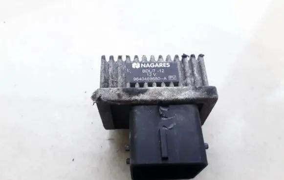 Renault Koleos I Glow plug pre-heat relay 9640469680