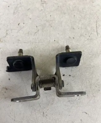 Jeep Compass Tailgate/trunk/boot hinge