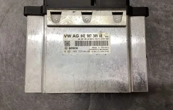Volkswagen PASSAT B8 Engine control unit/module 04E907309AB 0261S09529