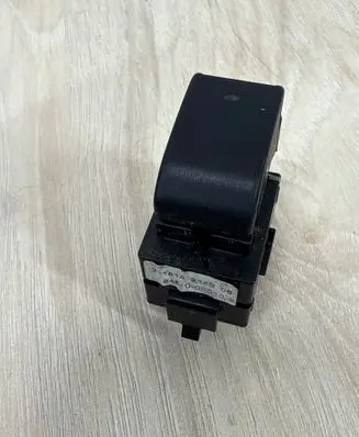 Toyota Corolla Verso AR10 Electric window control switch 848100F010