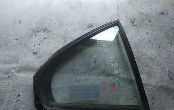Rear vent window glass