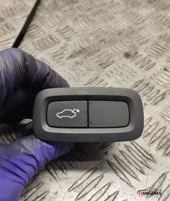 Volvo XC40 Tailgate/boot open switch button 31674800