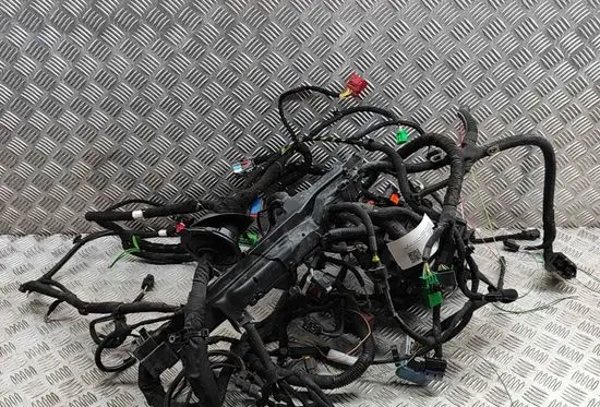 Toyota Proace Engine installation wiring loom 9678633380 SU001A5014