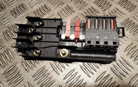 Mercedes-Benz ML W164 Fuse box set 2115452601