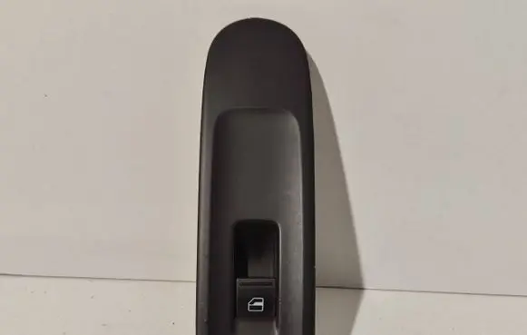 Volkswagen Golf VI Electric window control switch 5K0867256 57531