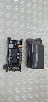 KIA Sorento Fuse box set 911613E080 1006B27003 BE0800612050548