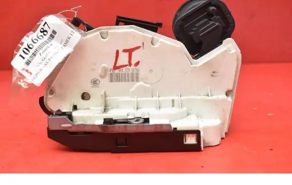 Volkswagen Golf Plus Rear door lock 5K4839015M