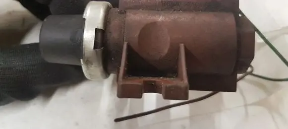 Citroen C5 Turbo solenoid valve 70096803 9652570180