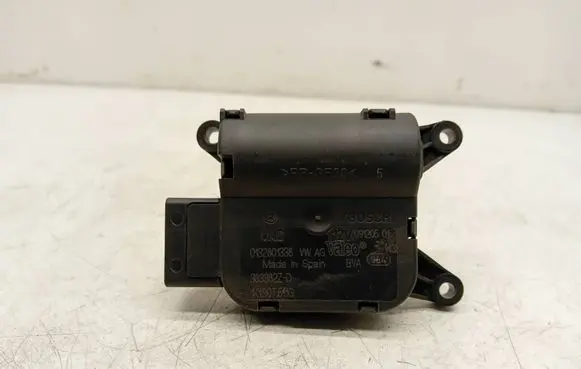 Audi A3 S3 A3 Sportback 8P Air flap motor/actuator 0132801338