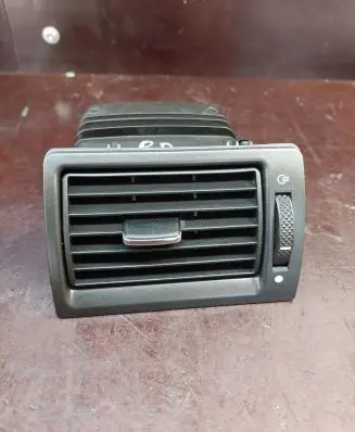 Ford Mondeo Mk III Dashboard side air vent grill/cover trim