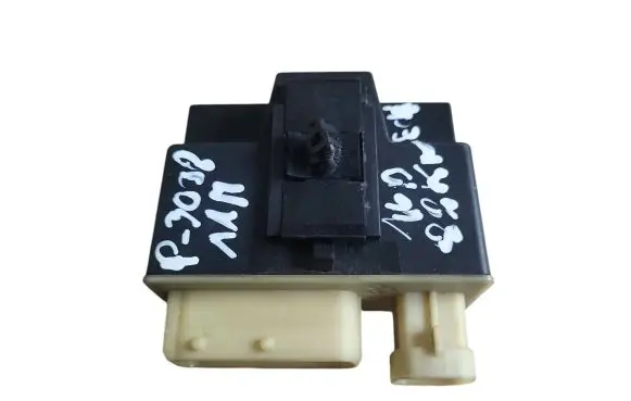 Peugeot 3008 I Glow plug pre-heat relay 9662570880