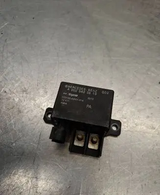 Mercedes-Benz C W203 Charging relay A0025423819 V23132A2001X14