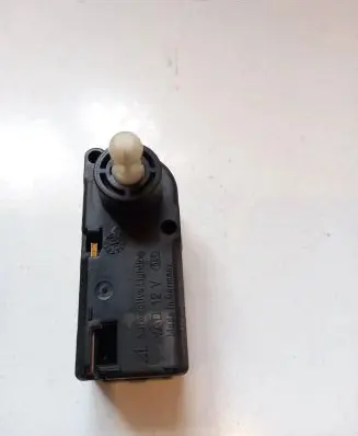 Headlight level adjustment motor