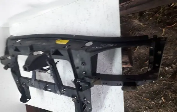 Ford Mondeo Mk III Radiator support slam panel