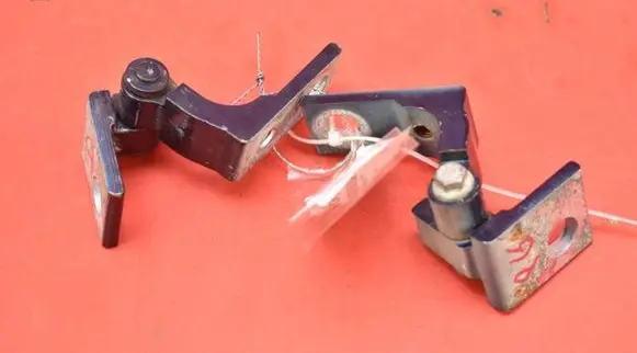 Chrysler Delta Front door hinge set 