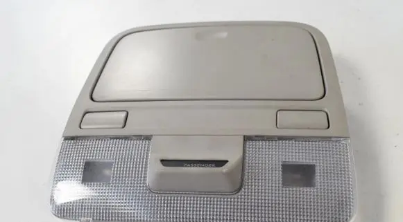 Subaru Legacy Front seat light