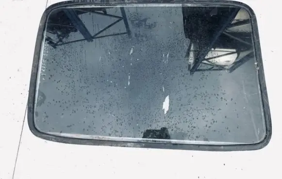 Renault Trafic I Rear side window