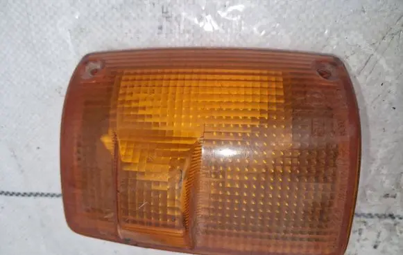 Isuzu Trooper Front indicator light E46290